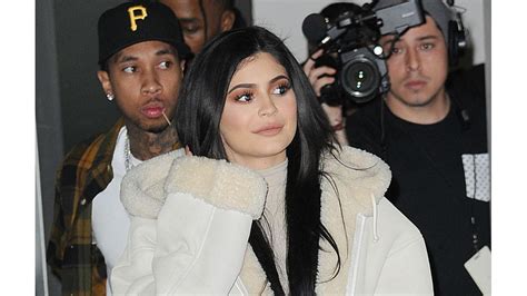 Kylie Jenner Ready To Give Birth 8days