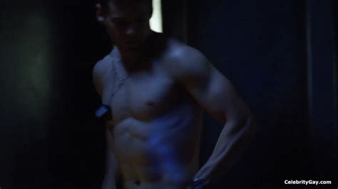 brian j smith shirtless the male fappening
