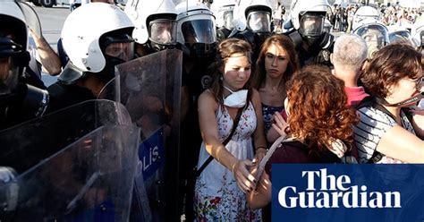 Istanbul Protests – In Pictures World News The Guardian