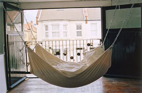 cool indoor hammock le beanock digsdigs