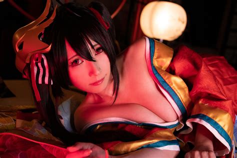 Azur Lane Taihou Cosplay By Jill Sexily Accurate Sankaku