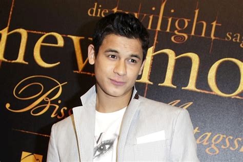 Here’s ‘twilight’ Actor Bronson Pelletier Peeing In The Middle Of Lax
