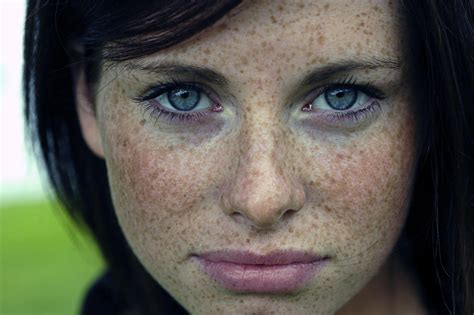 wallpaper face model eyes blue freckles hair mouth nose skin head color beauty eye