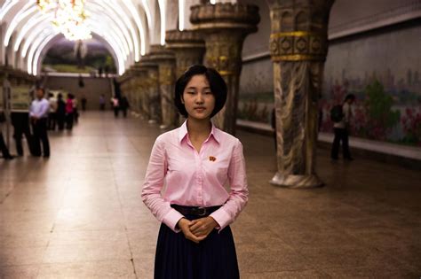 photographer takes rare photos of north korean women to