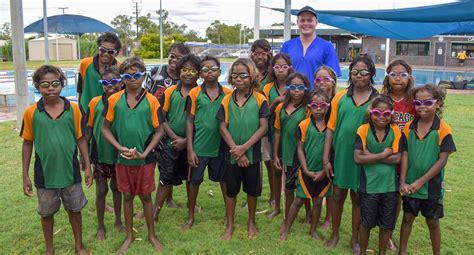 canteen creek kids hit  water  australian rural regional news