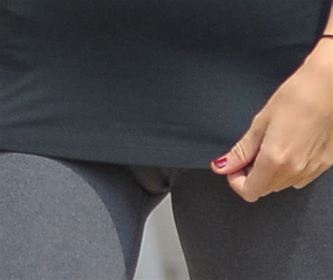 taylor swift cameltoe of the day