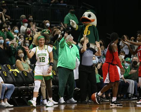 Duck Women’s Basketball Back Into The Ap Top 25 After 8 Week Hiatus