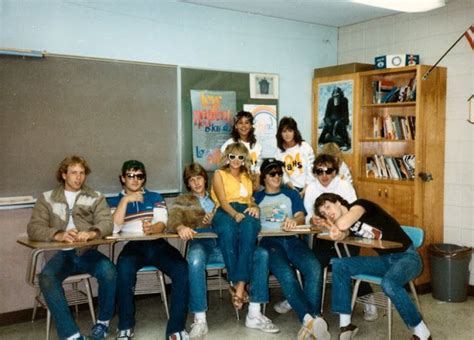 vintage everyday snapshots of teenagers in the 1980s people gente pinterest teenagers
