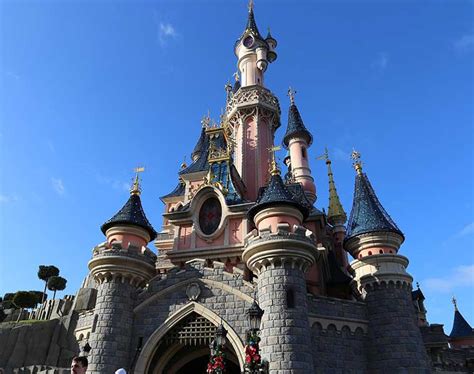 travel pocket guide what to do in disneyland paris