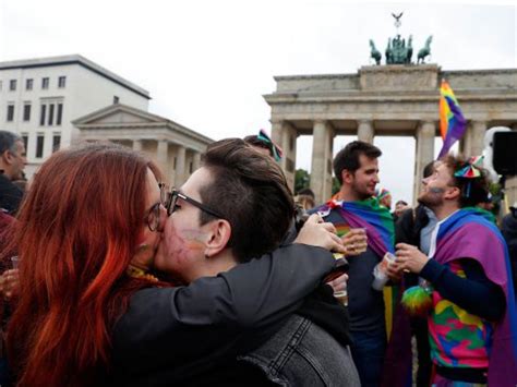 love wins germany votes to legalise same sex marriage kitschmix