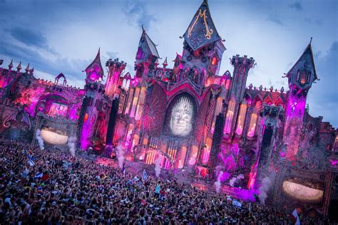 tomorrowland 2015 unveils aftermovie and new music