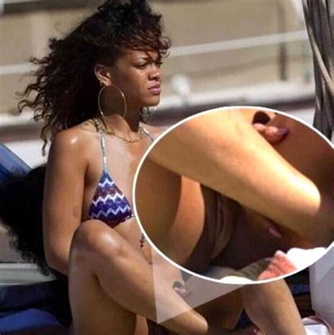 rihanna shows pussy and nude tits