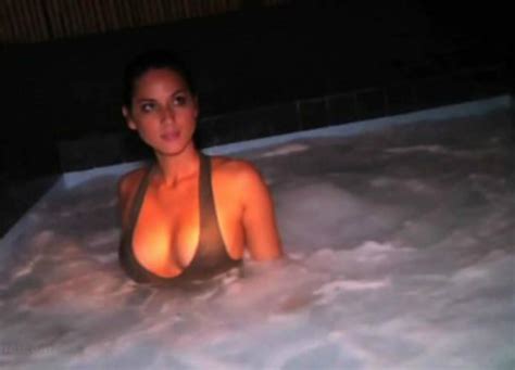 here s why you should never have sex in a hot tub ever again maxim