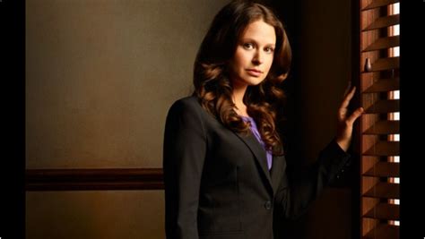 Scandal Scoop Katie Lowes Talks Season Five B6 13 And “huckleberry