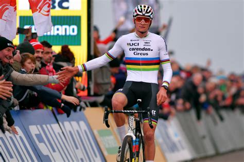 van der poel wins mens uci cyclo cross koksijde world cup cyclingnews world cup standings