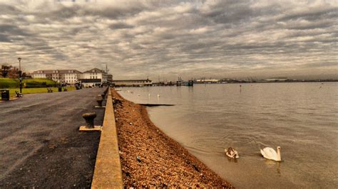 andrew whittakers pictures  gravesend