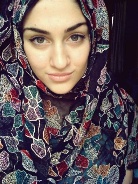 692 best muslim girls hijab and fashion images on pinterest muslim girls girl hijab and hijab