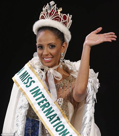Valerie Hernandez Is Crowned Miss International 2014 Daily Mail Online