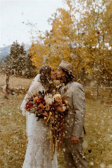 fall wedding ideas   dreamiest autumn vibes