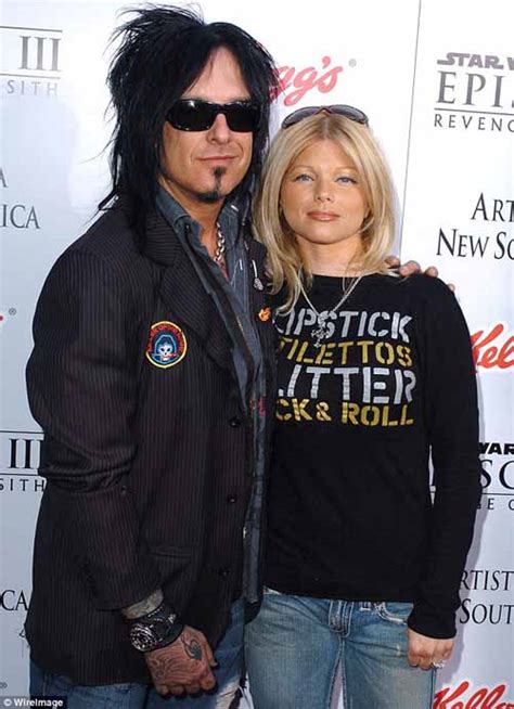 facts  donna derrico american actress  nikki sixx  wife glamour path
