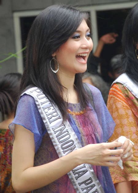 indonesian sexy artist isti ayu pratiwi indonesian miss tourism
