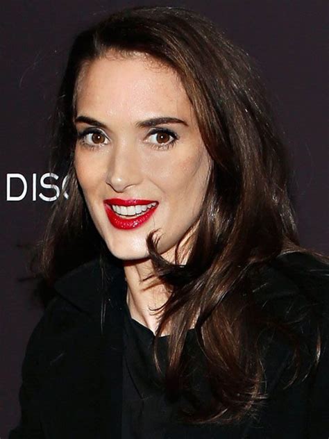 you ll never believe these celebs are in their 40s celebrity beauty winona ryder short hair
