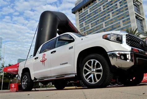 toyota tundra models  years guide    buy  reports