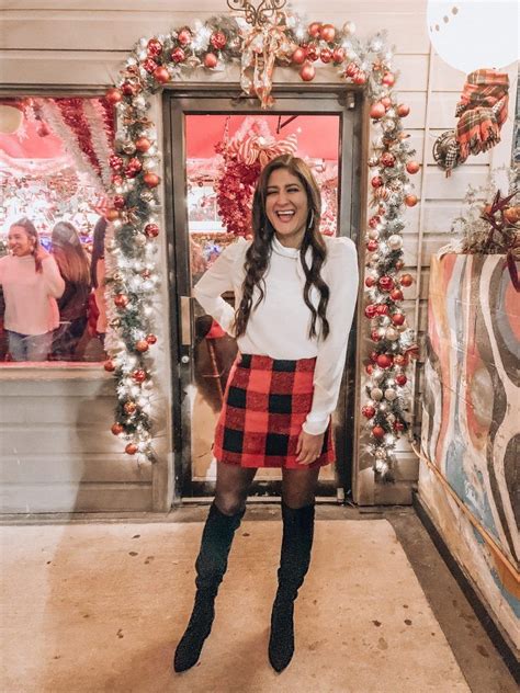 instagrammable christmas places  houston  fashionable maven christmas outfit