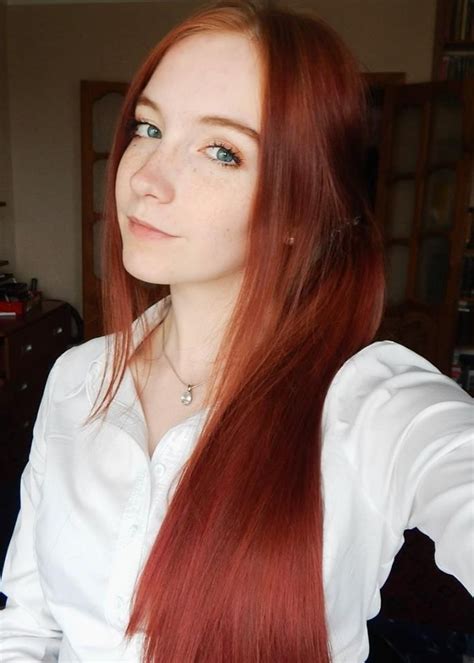 Stunning Redhead Beautiful Red Hair Beautiful Eyes Stunningly