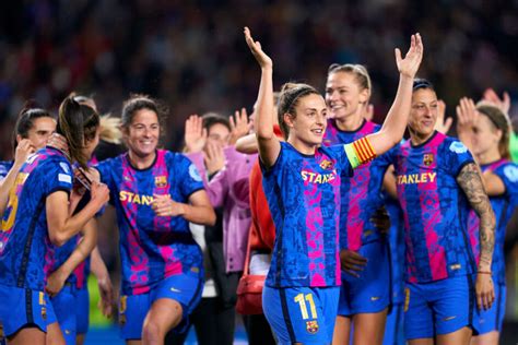 barcelona femeni break record  attendance   womens game