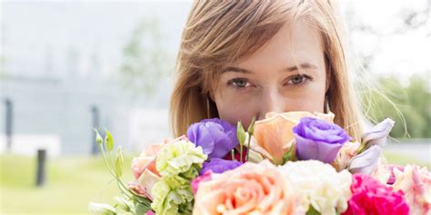 how to buy her flowers askmen