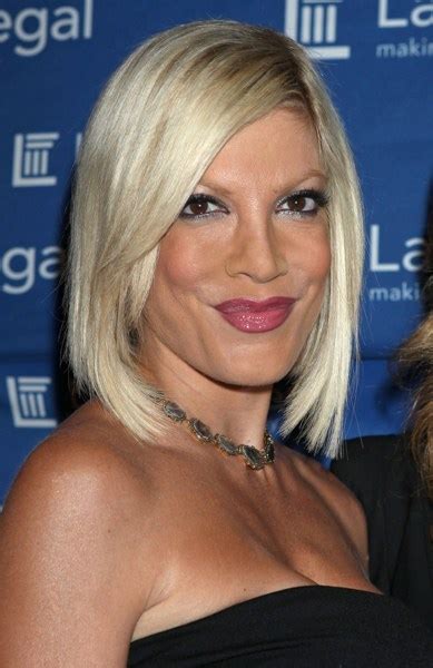 Go Magazines Tori Spelling Short Hair Cut