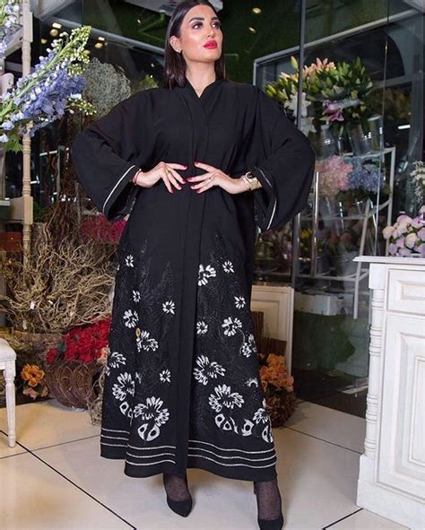 Pin By Rafeena Mohamed On Dresses Modern Abaya Abaya