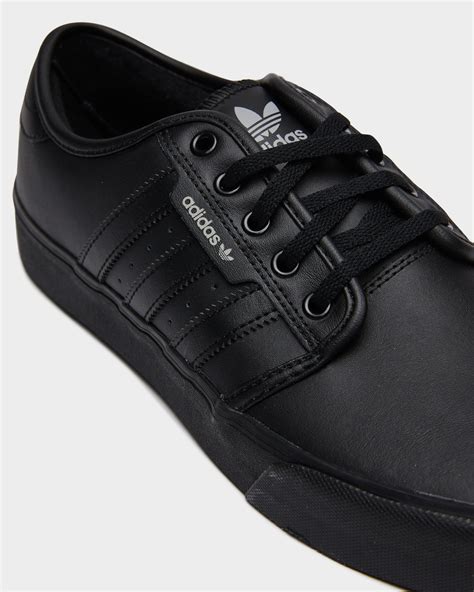 adidas mens seeley xt leather shoe black black surfstitch