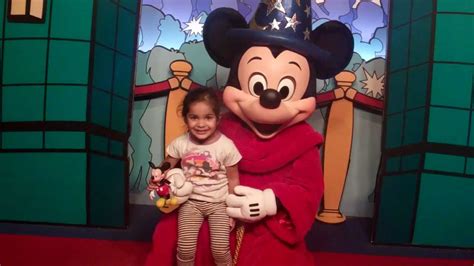 Meeting Fantasia Mickey Mouse At Disney World Youtube