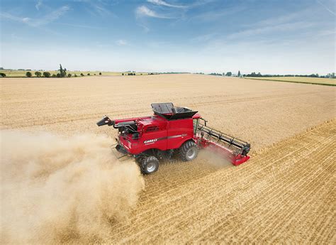 case ih  series combines   retained  australasian farmers dealers journal