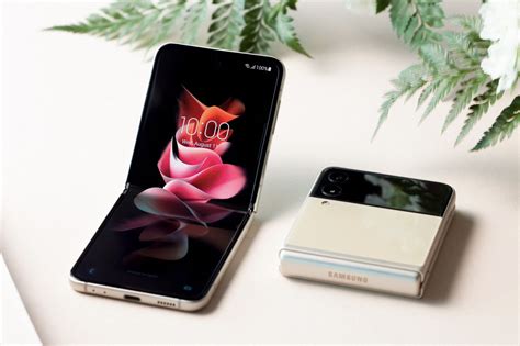 review samsung galaxy flip  set  change  future design  smartphones channelnews