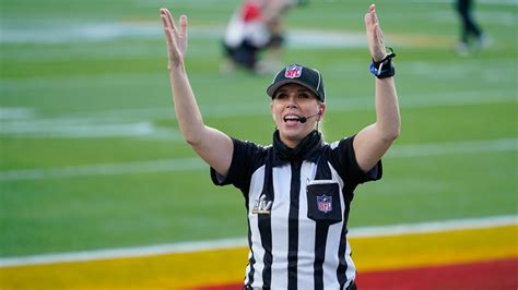 Sarah Thomas Makes History As First Woman To Referee Super Bowl