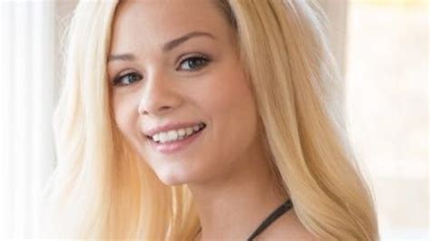 Elsa Jean Body Measurements Height Weight Eye Color