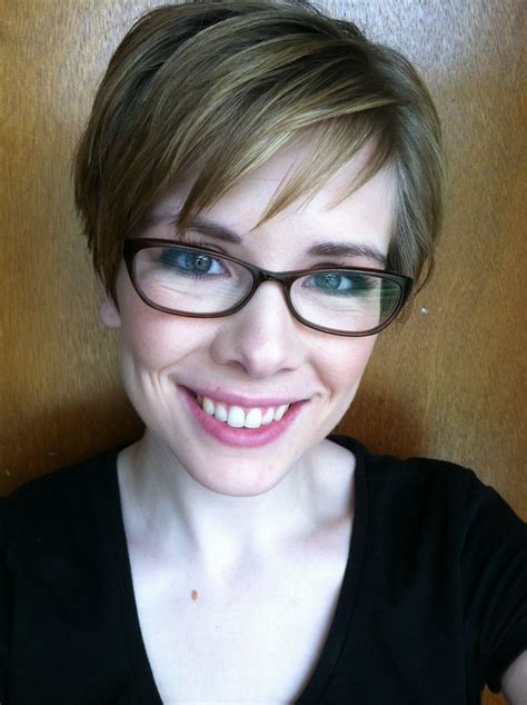 Pin By Linnea Ketcher On My Style Pixie Haircut Pixie Haircut With