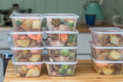 meal prep containers buying guide clean green simple