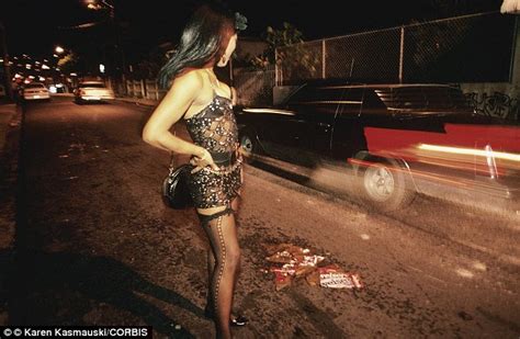 hawaii law lets police have sex with prostitutes daily mail online