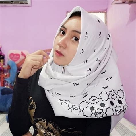 gadis berhijab cantik   smile hijab gaya hijab jilbab