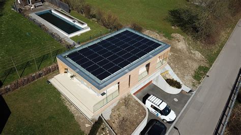 photovoltaik flachdach einfamilienhaus lichtensteig  sunsolutions gmbh