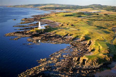 donald trump acquires  turnberry golf resort