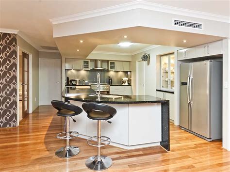 modern  shaped kitchen design  floorboards kitchen photo