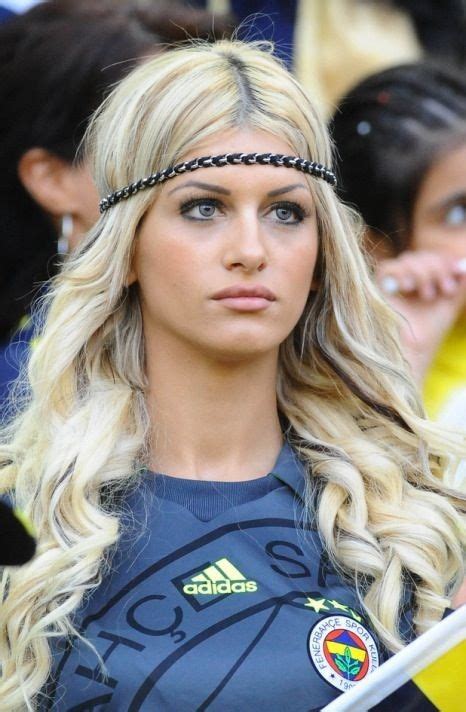pin by sportsmaniac on fifa world cup female fans sexy sports girls
