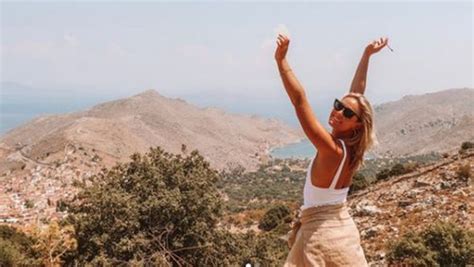 australian instagram model called her mum crying before her death greek city times