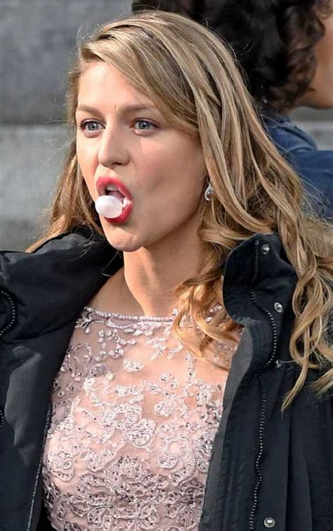 Benoist Blowing Bubbles Supergirl Takes A Break Chewing Gum Filming