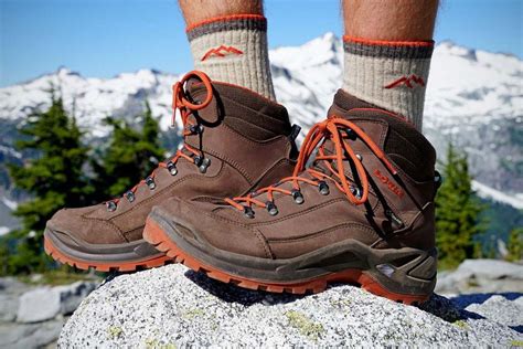 Best Waterproof Walking Boots – Top Rated Durable Boots For Any Trail